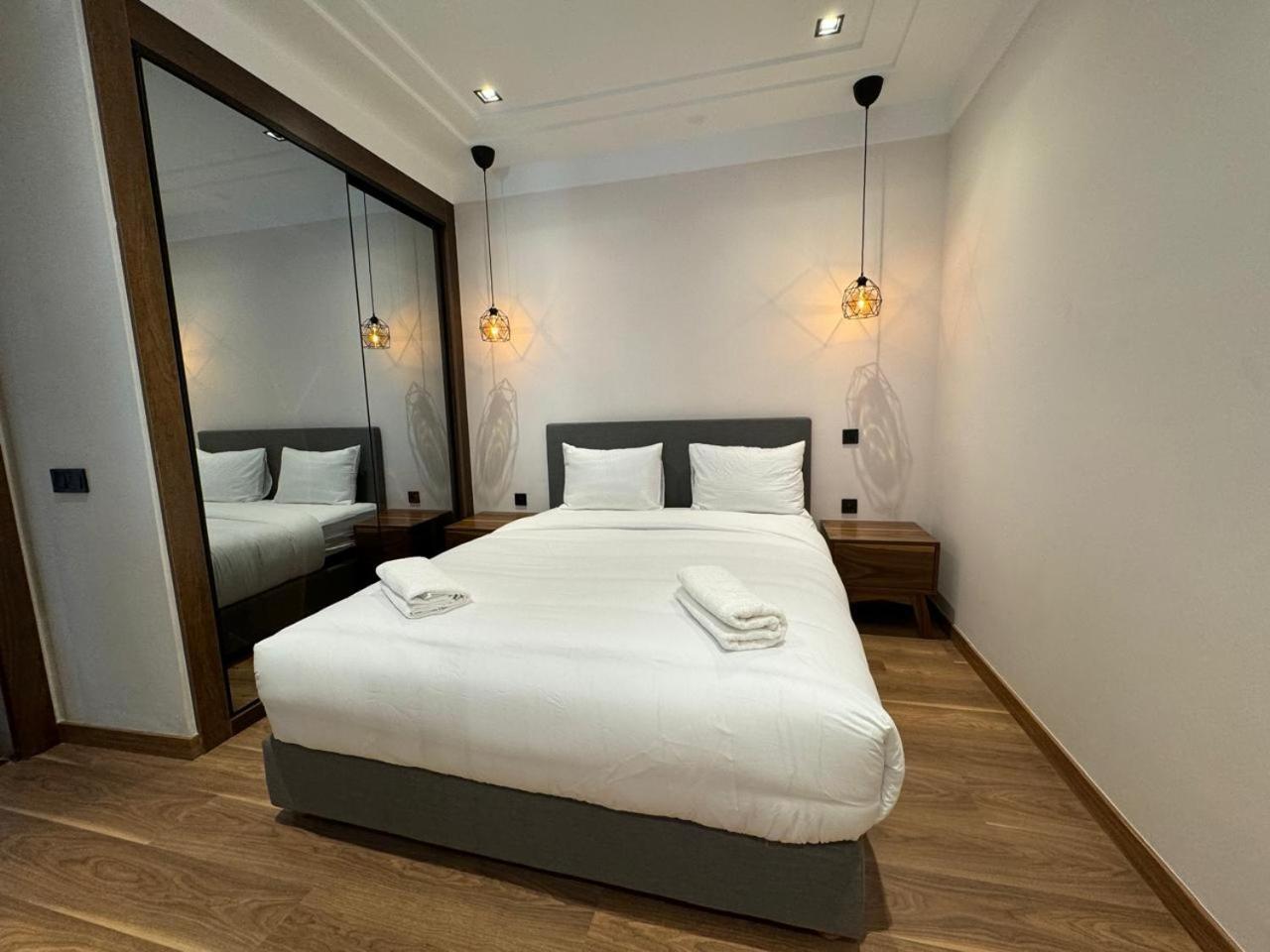 Les Joyeux Luxury Et * Casa Blanca