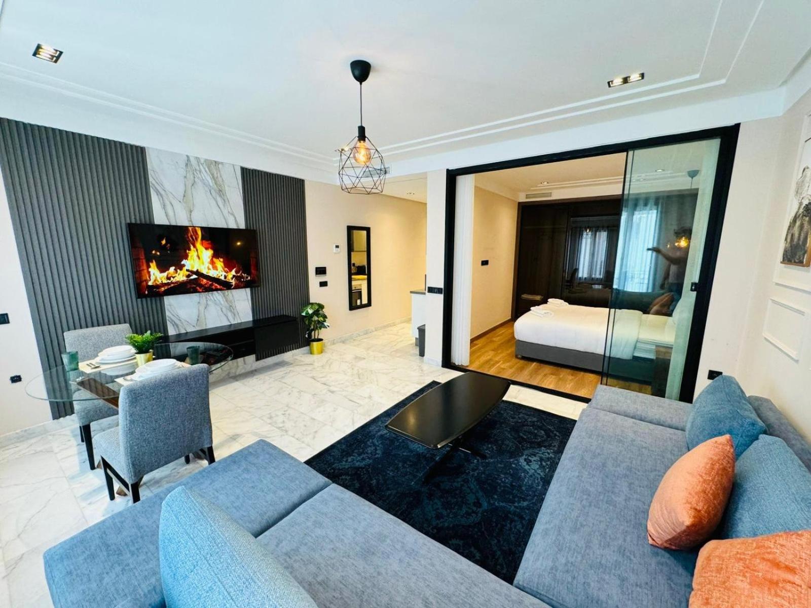 Les Joyeux Luxury Et Apartamento Casa Blanca