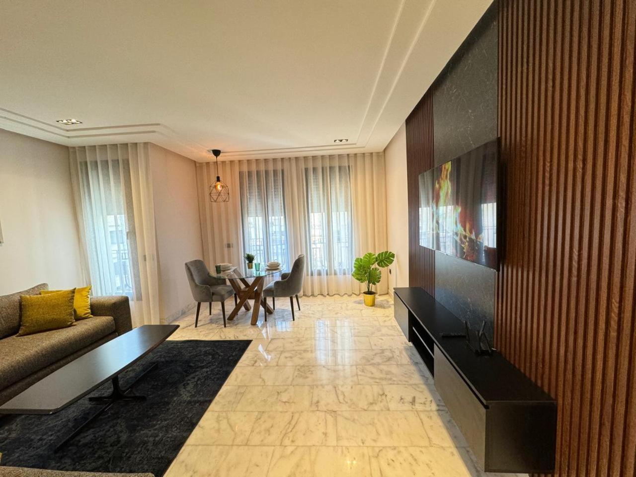 Les Joyeux Luxury Et Apartamento