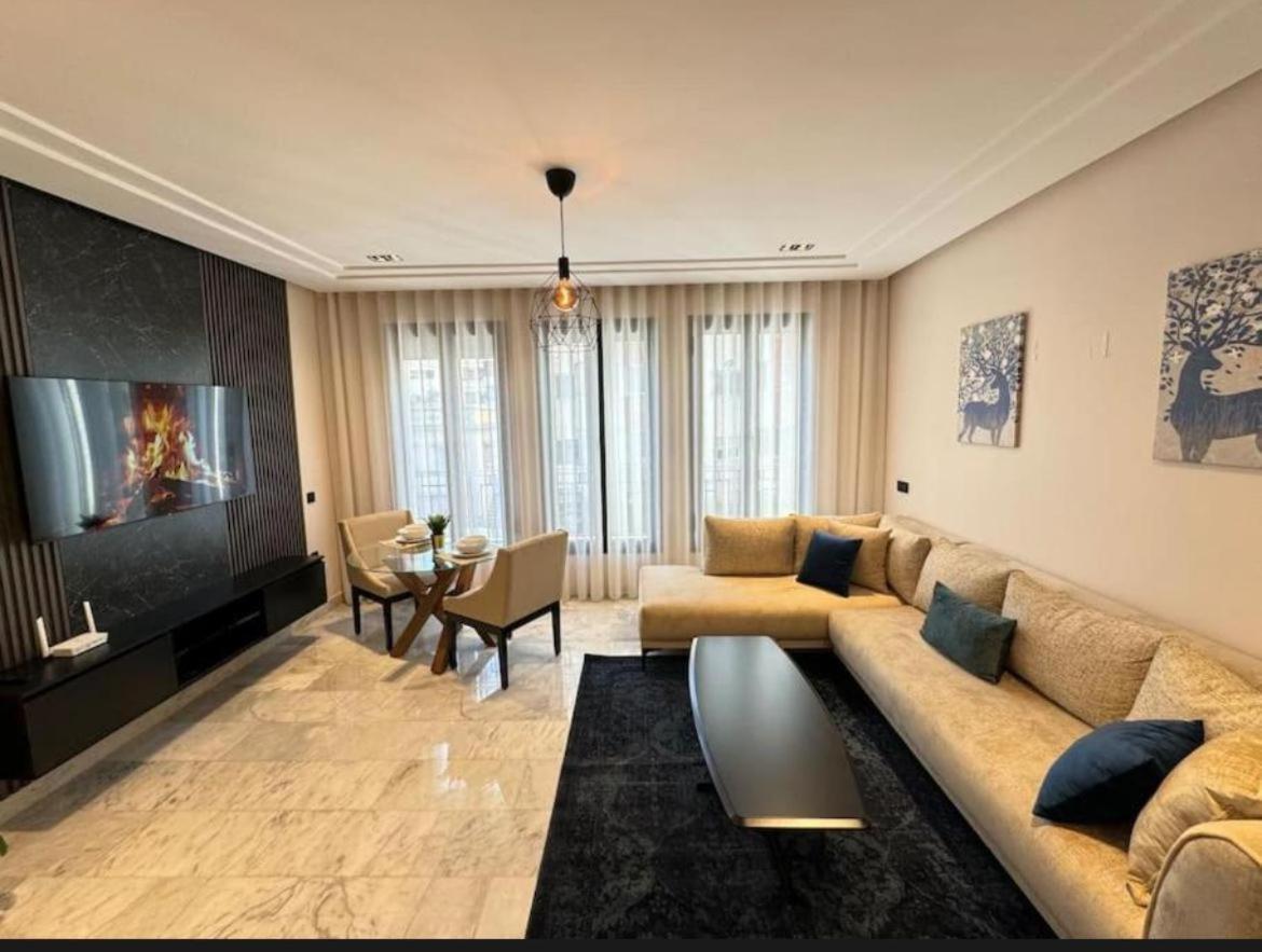 Les Joyeux Luxury Et * Casa Blanca